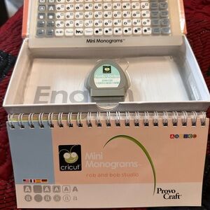 Cricut Mini Monograms Wearable - Gray